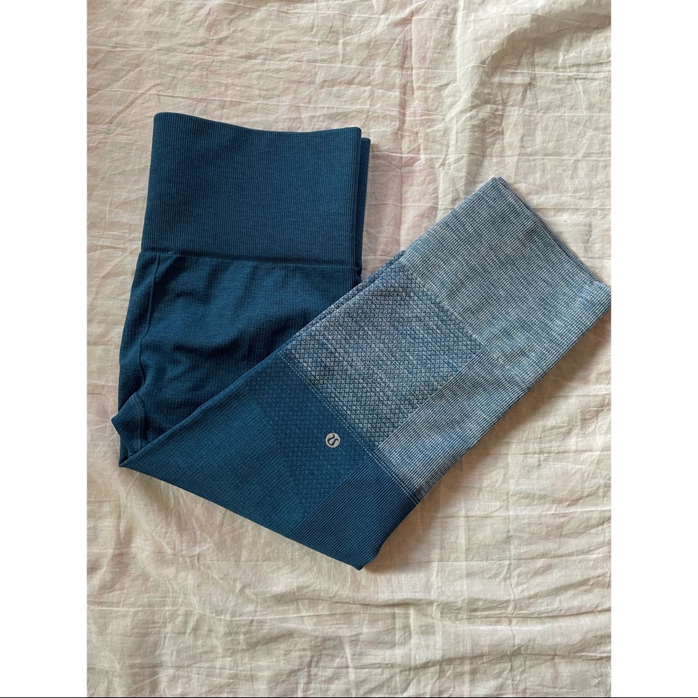 Lululemon blue cropped leggings size 6